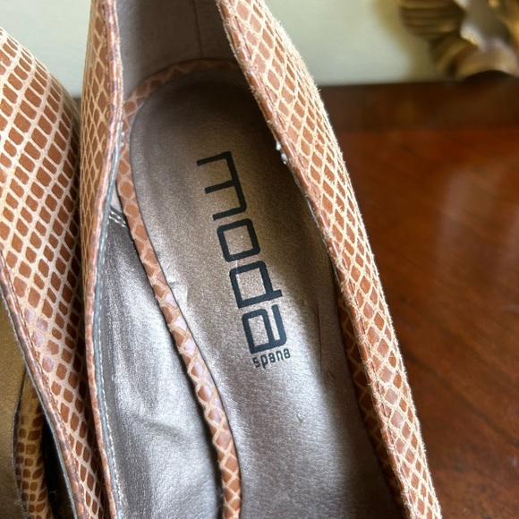 Moda tan snake skin pattern peep toe small platform heels with bow details - Picture 6 of 8